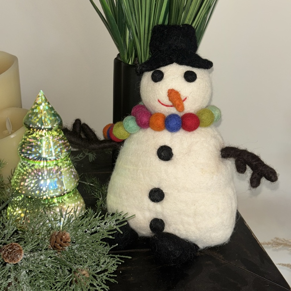 Pottery Barn 100% Wool Snowman Tree Topper Decoration.